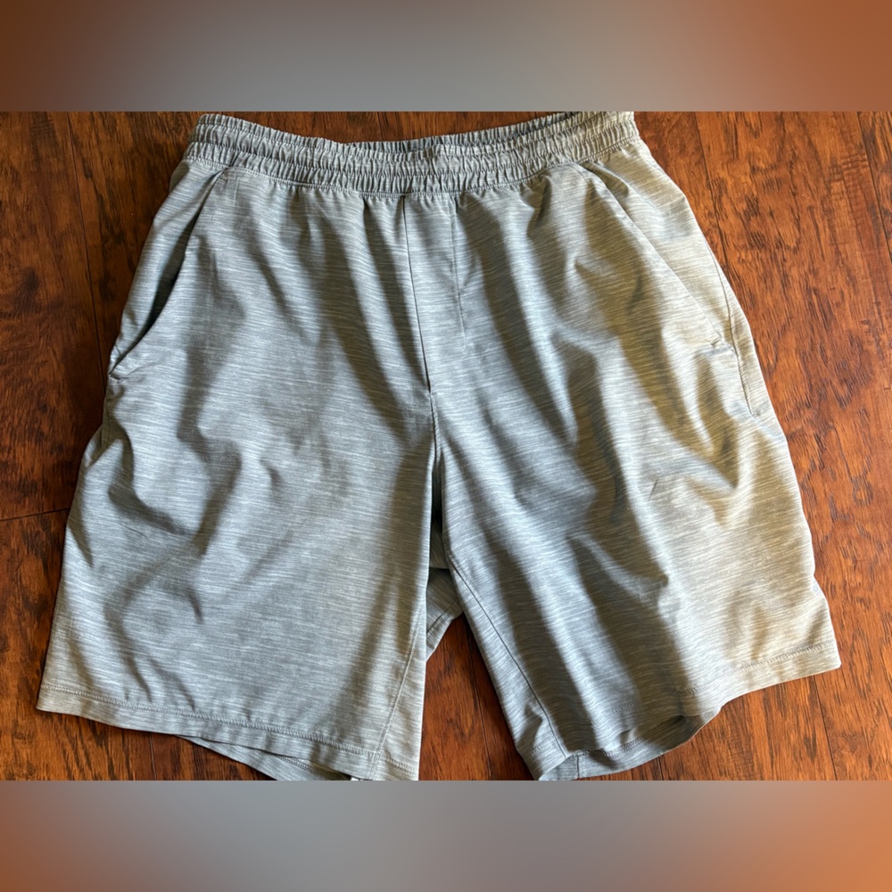 LULULEMON Shorts Men's Size Medium
